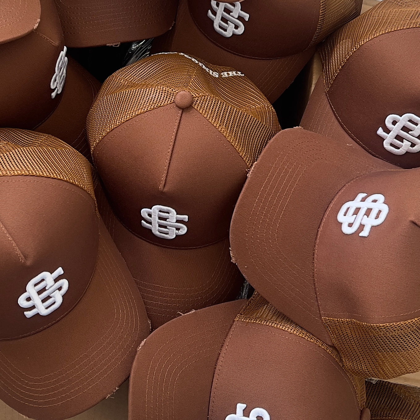 [SC] SINIORI CLUB DISTRESSED TRUCKER HAT